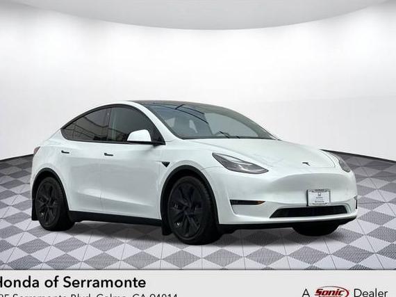 TESLA MODEL Y 2022 7SAYGDEF7NF405447 image